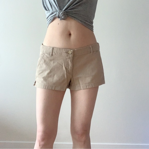 Abercrombie & Fitch Low Rise Creamy Color Shorts - Picture 1 of 10